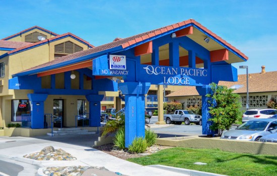 Welcome To The Ocean Pacific Lodge - Exterior View Of Hotel Entrance